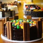 kitkat cake