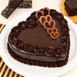 3 Pounds Heart Shape Cake - Anniversary Gifts | Lahore Gifts Online