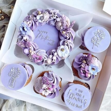 Cake and Cupcakes for Mom - Mother’s Day Gifts | Send Gifts to Pakistan, Premium Gift, Same day delivery Pakistan