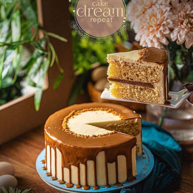 Lotus Cake by Layers Bakeshop Lotus Cake by Layers Bakeshop