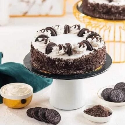 Cookies & Cream Cake by Hobnob in Karachi