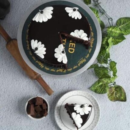 Chocolate Double Fudge Cake Hobnob in Karachi