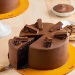 KitKat Cake - Karachi Cakes | Send Gifts to Pakistan, Premium Gift, Same day delivery Pakistan