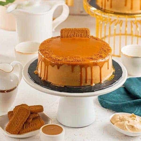 Lotus Cake - Karachi Cakes Lotus Cake - Karachi Cakes | Lahore Gifts Online