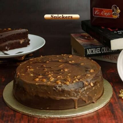 Snickers Cake by Le Cafe in Multan